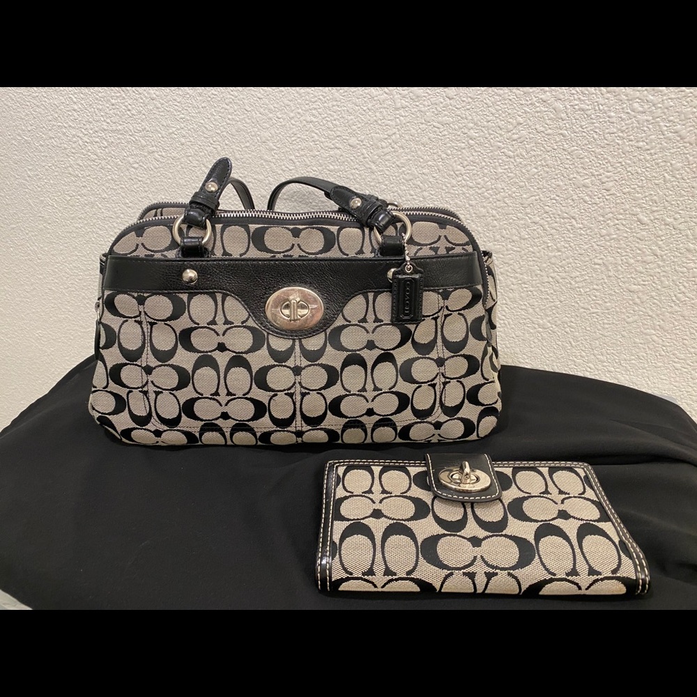 Coach purse with wallet